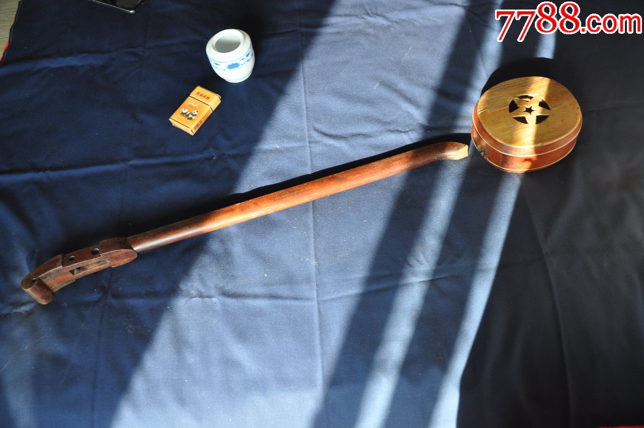 好红木,雷琴,残的,修一下很好.改小三弦挺好.