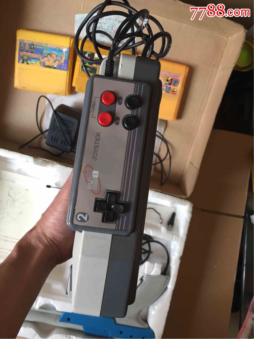 早期超级神射手8000游戏机 魂斗罗卡带三个 魂斗罗150元发票合拍