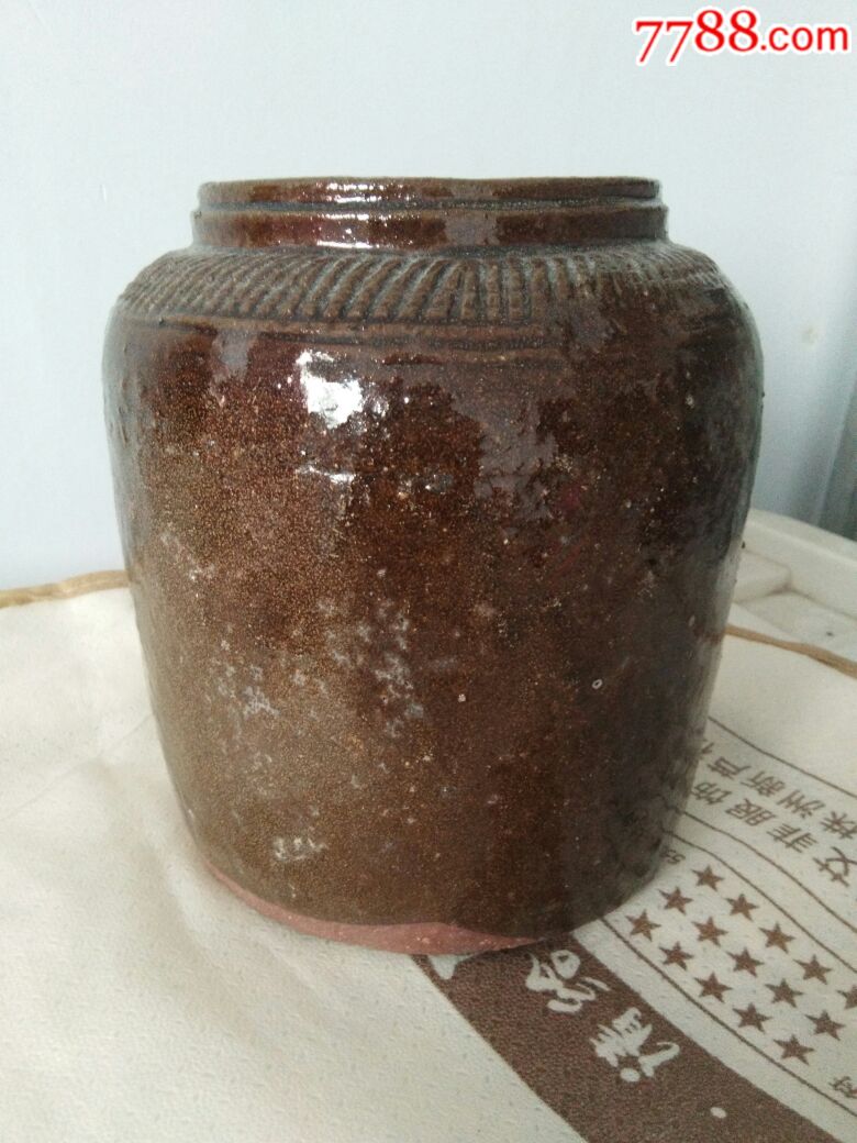 文革时期酱釉盐坛子