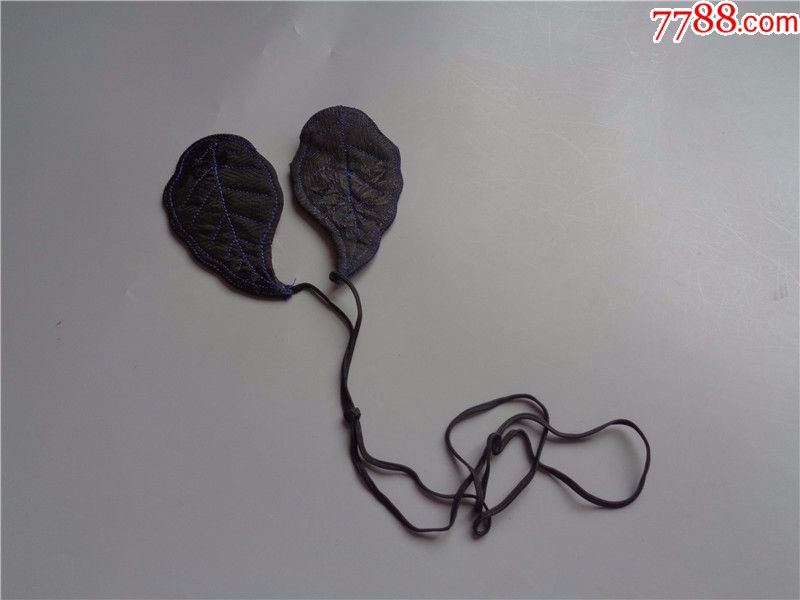 民国时期树叶形棉耳套一对