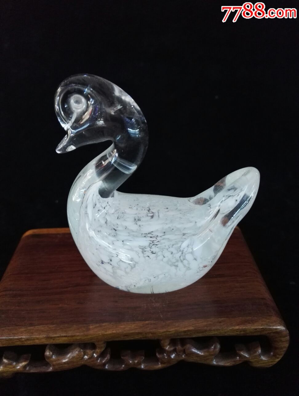 八十年代白色琉璃鸭子
