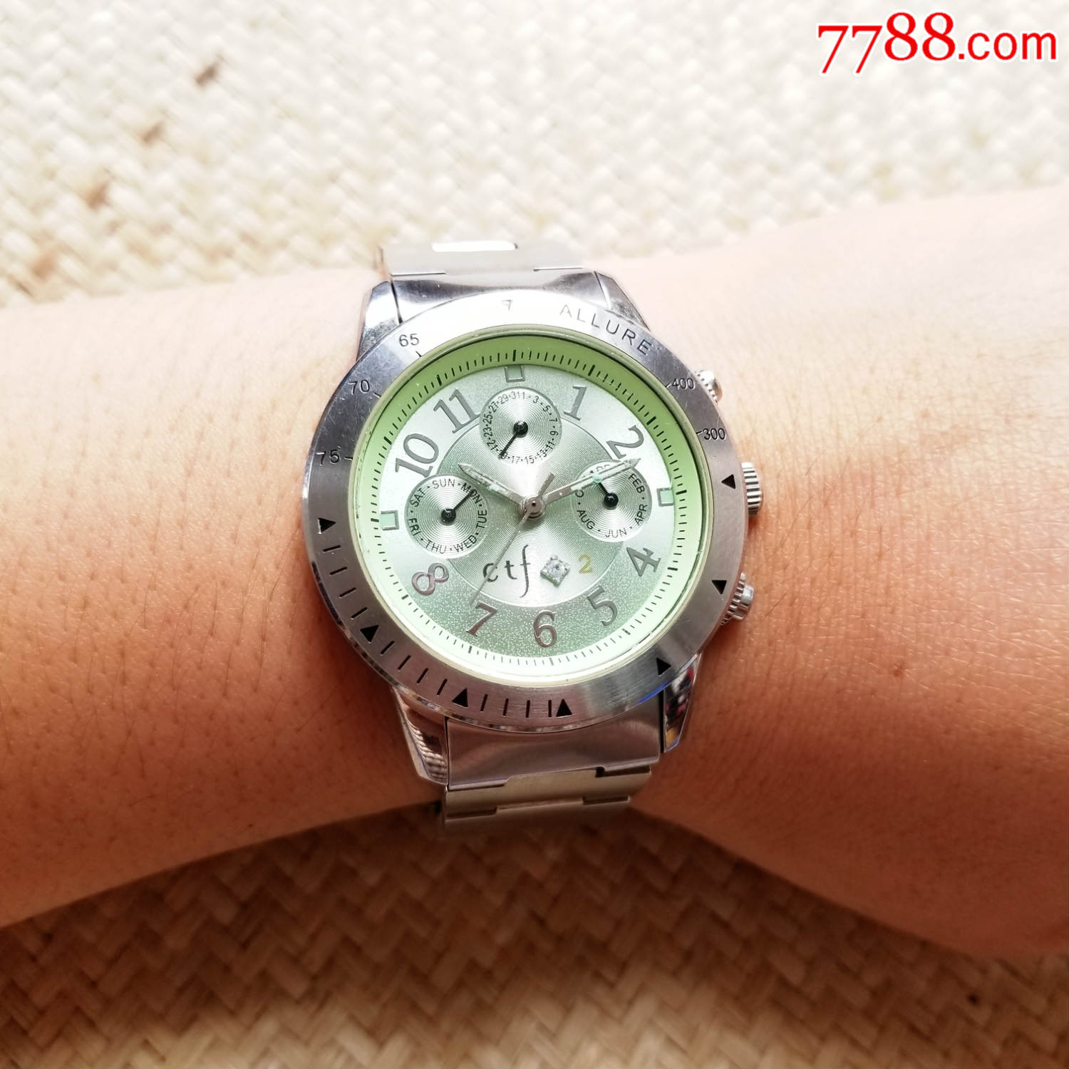 著名奢侈珠宝品牌周大福-vip限量版发售-年青1代系列-石英女表,手 