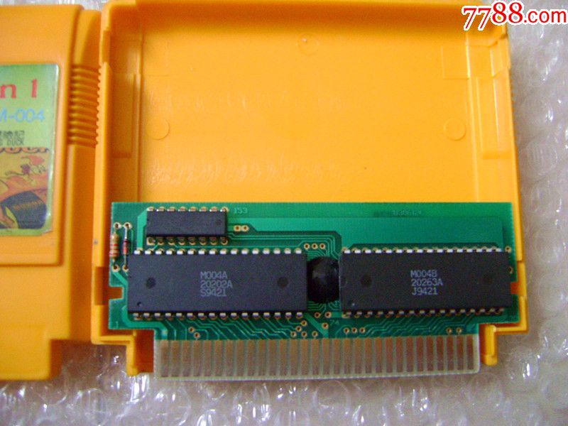 小霸王fc游戏机游戏卡带,早期半集成游戏卡,松鼠大战2等,3合一,实物图