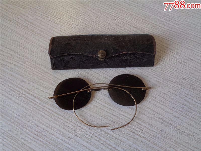 民国时期带盒的金丝墨镜