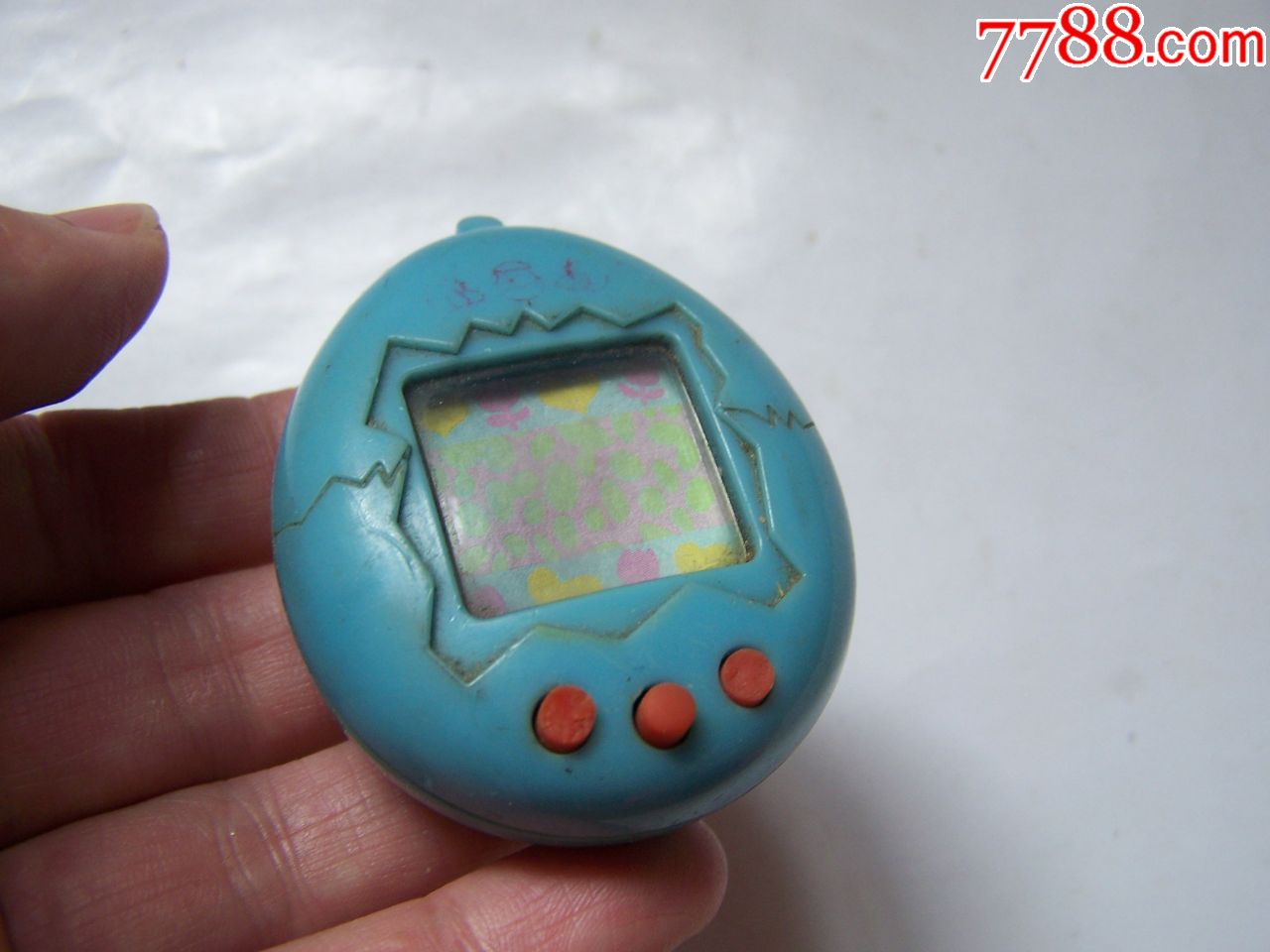 老款电子宠物两台合拍五星蛋壳款都很稀少点图可放大