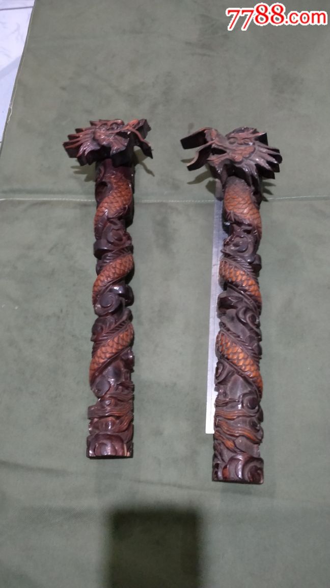 民国床上木雕两根龙樟木制造的美品漂亮老木雕