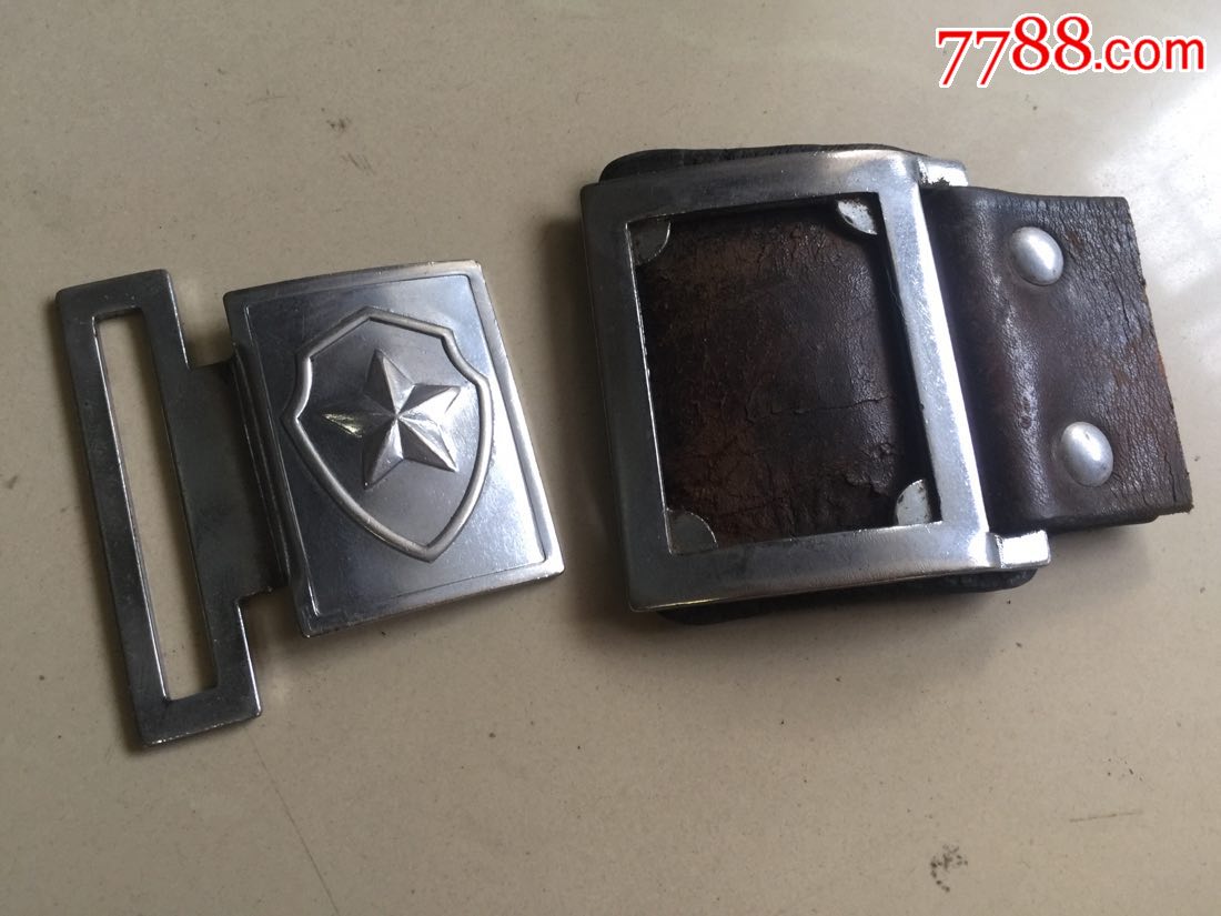 早期武装带扣