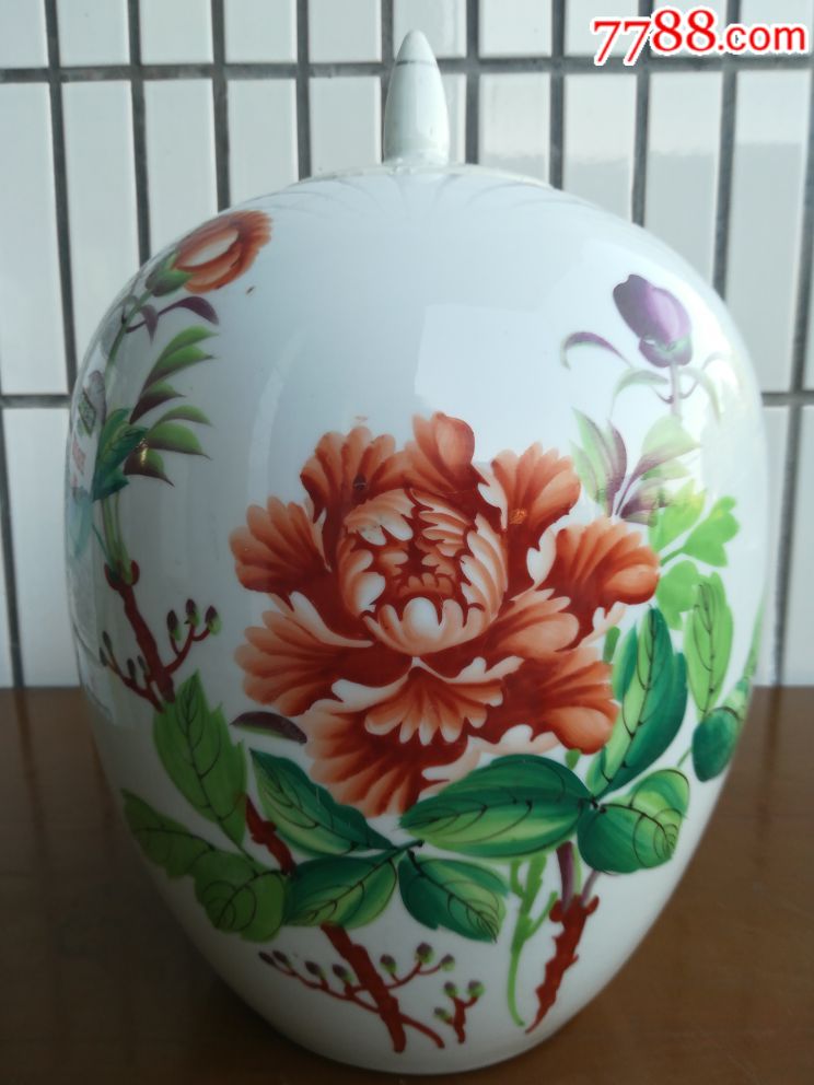 66年雷打石瓷厂花卉大罐