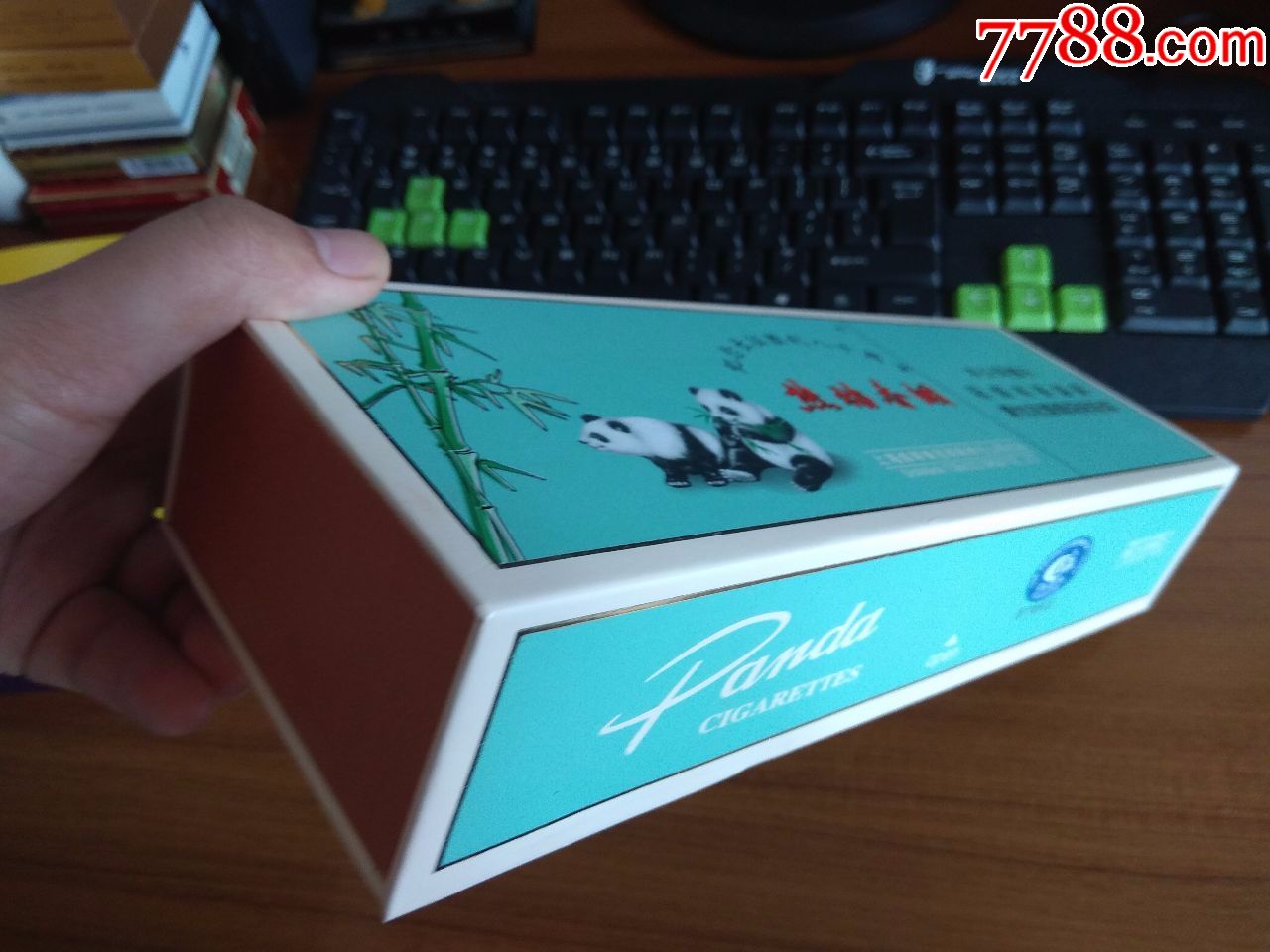 熊猫纪念版条盒
