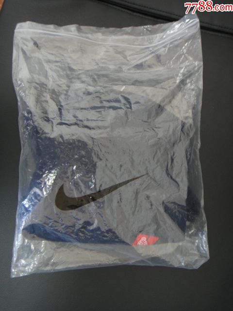 克罗尼亚队的17号球员马里奥·曼祖基奇球衣