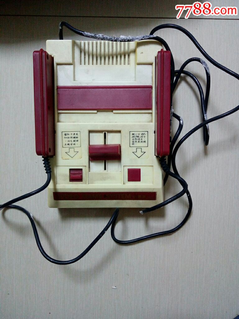 小霸王d21r游戏机一台!品相等情况具体看图和简介!