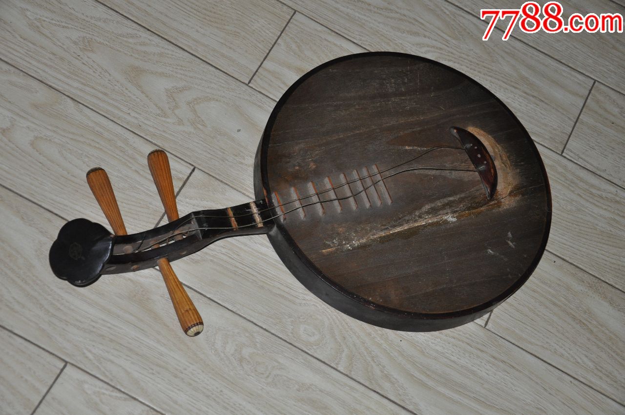 苏州民族乐器厂,老月琴一把.