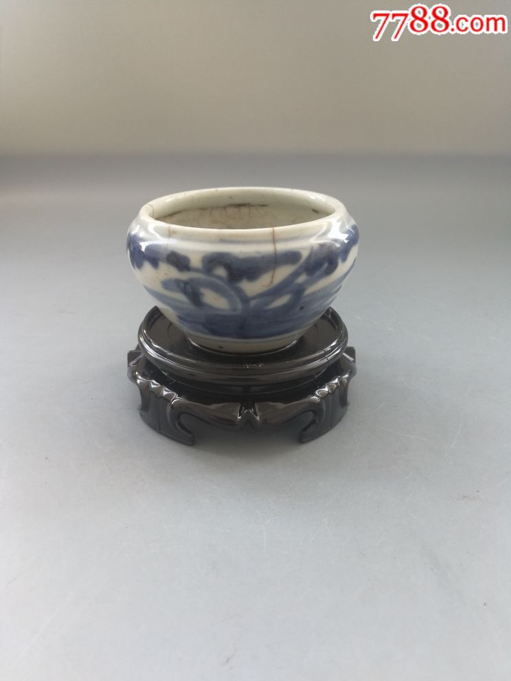 清中期青花花卉水盂