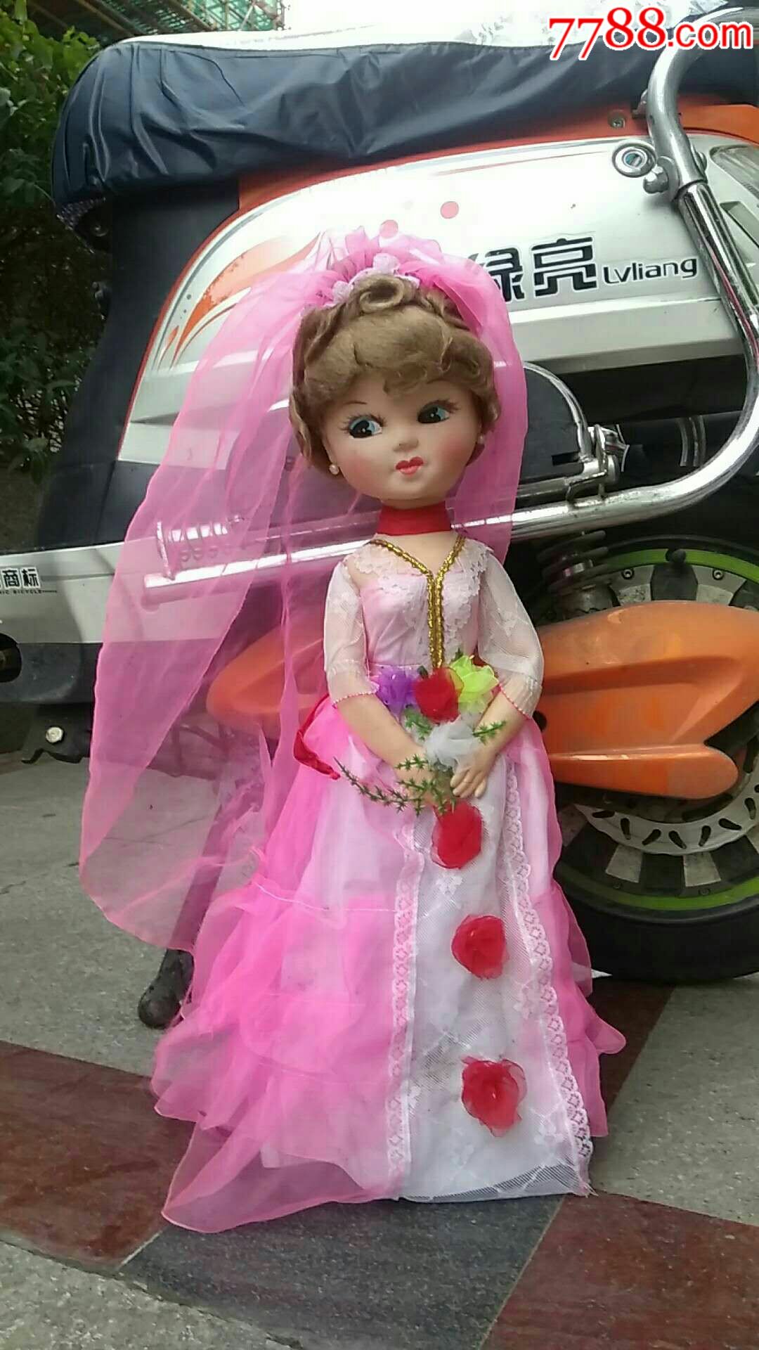 极少见!高约55cm.漂亮的婚纱娃娃