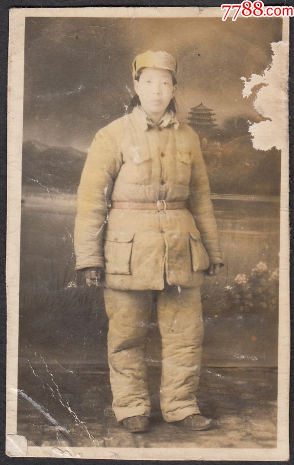 1947年手工上色女军人照片