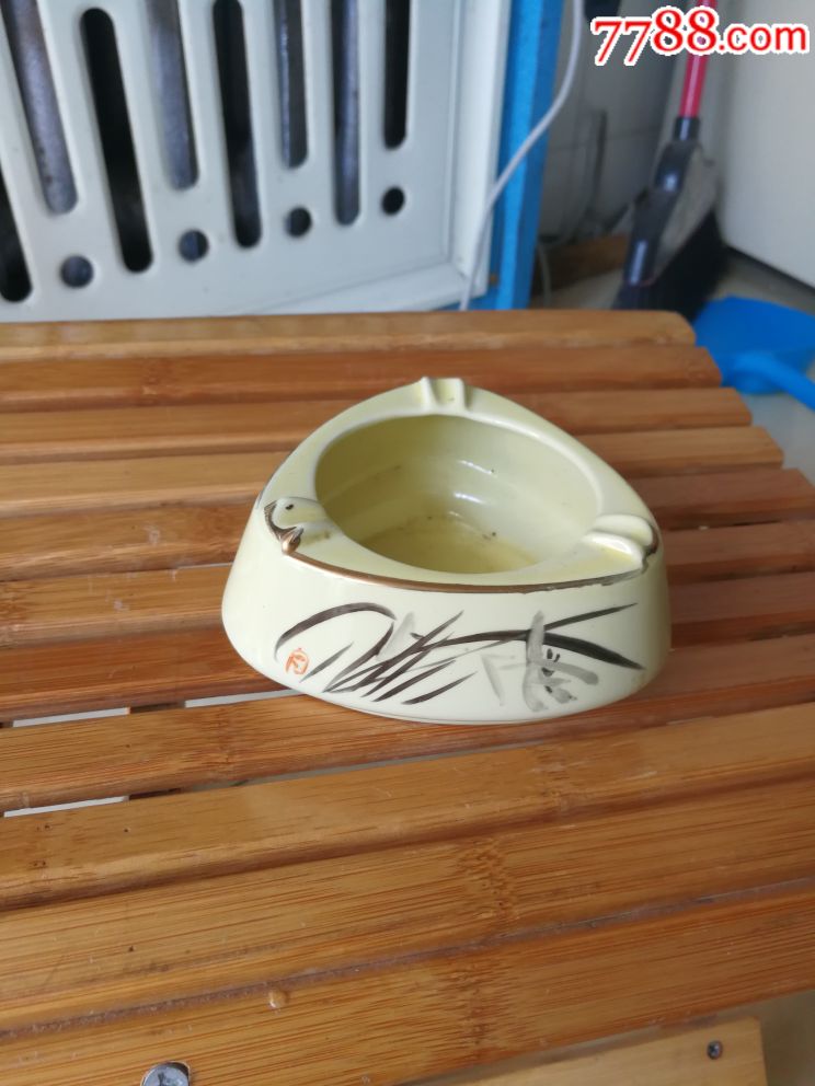 手绘烟灰缸a11