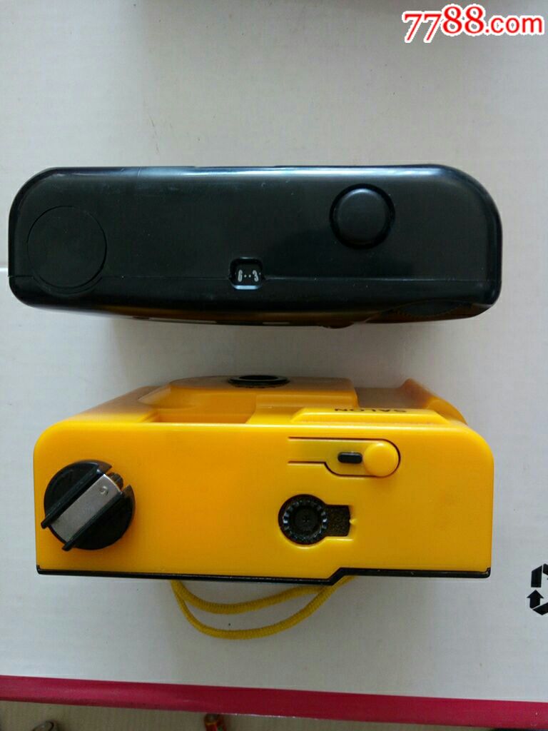 乐凯一次性相机和salon合拍,salon我感觉跟玩具似的!当摆件,收藏品拍!