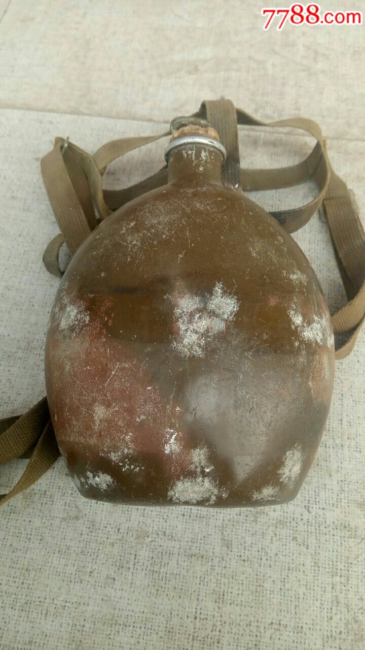 二战时期,壶底带编号,带款的*用水壶