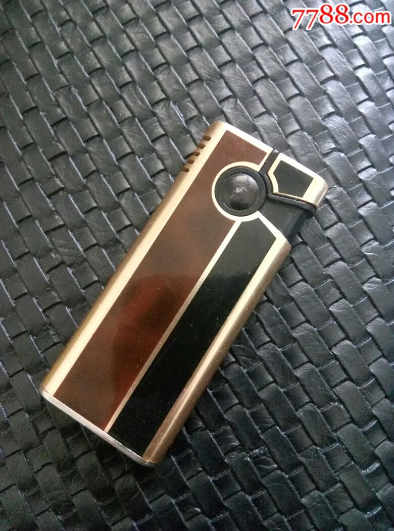 品相不错的一款日本打火机