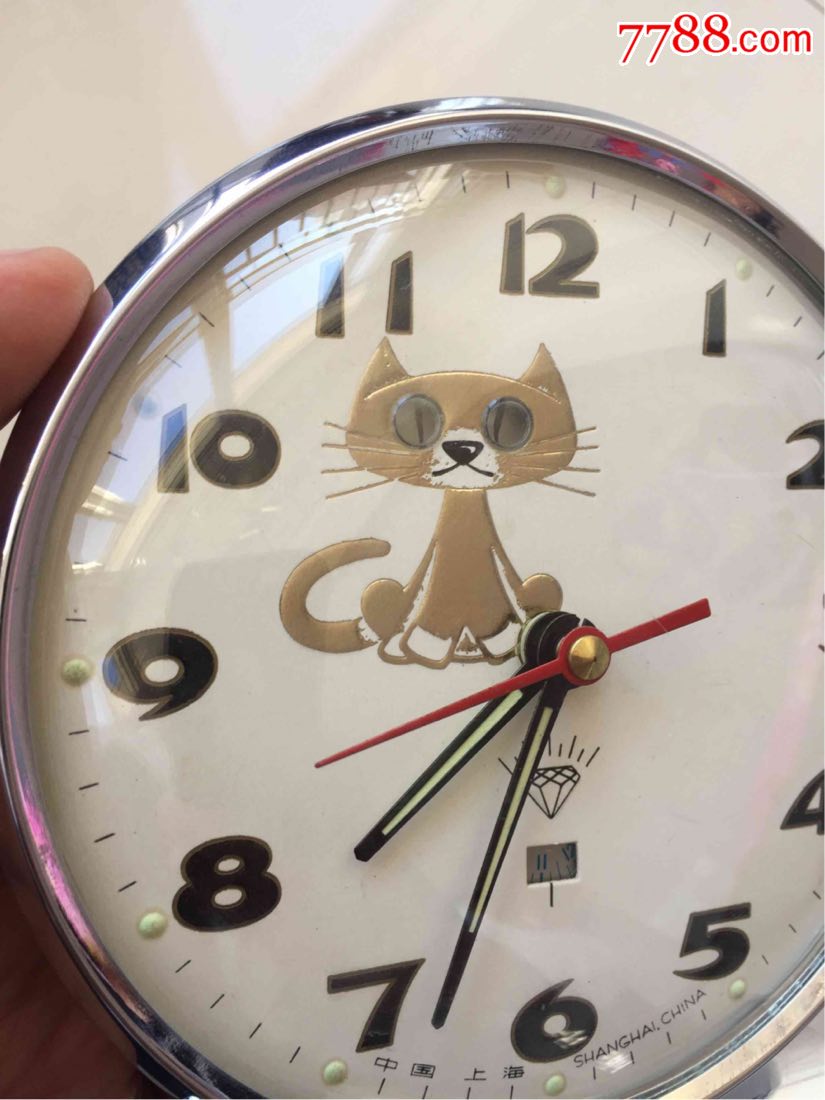 品相完美的小猫咪闹钟