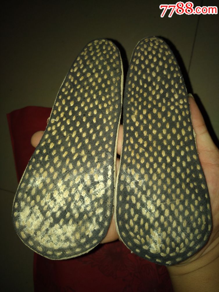 不同年龄段老千层底鞋底