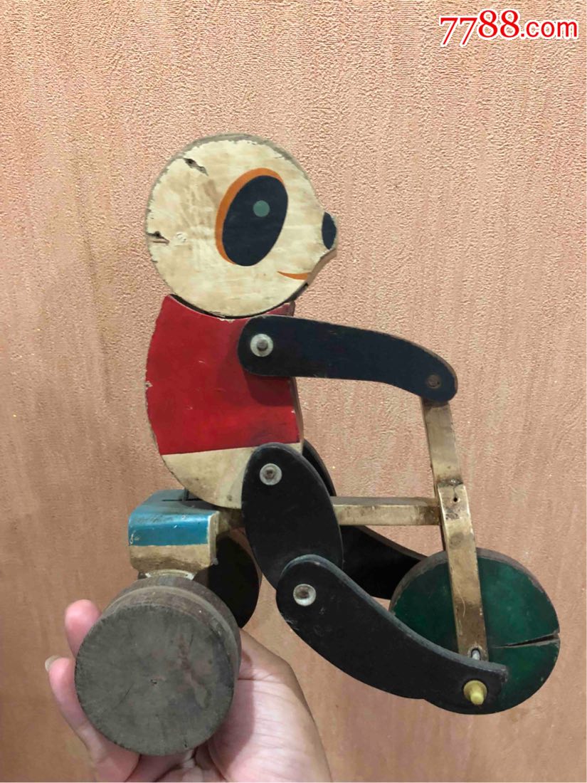 60年代木质玩具熊猫骑车