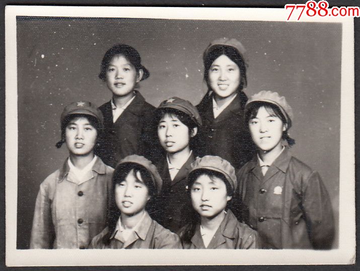 80年代女兵合影相册图片