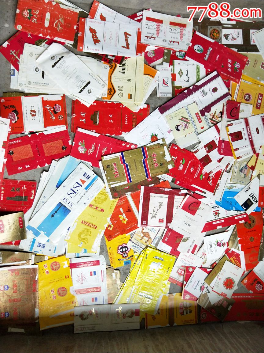 难得近200种珍品老烟标一堆