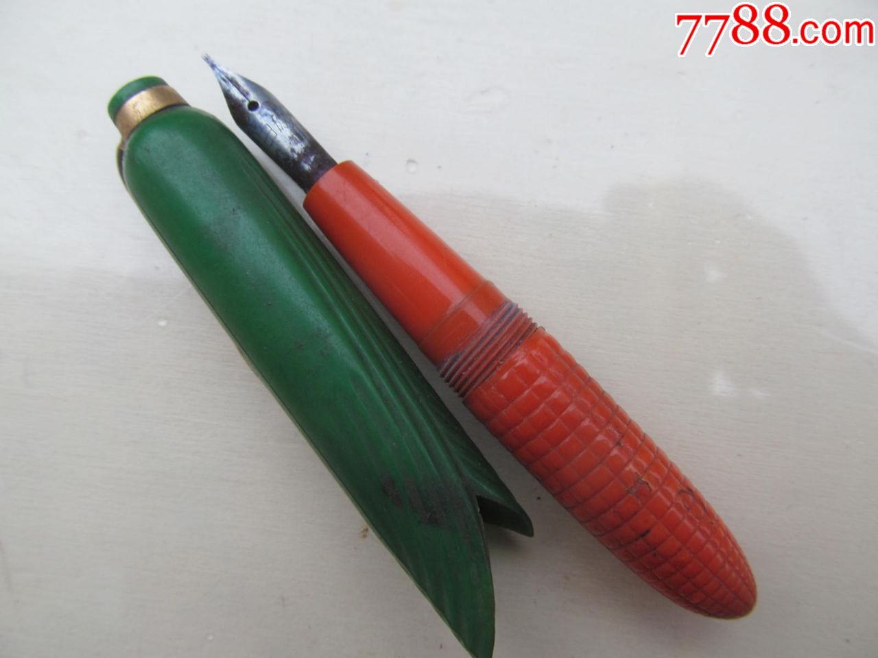 七八十年代的老钢笔,笔尖好像修过,请买自己确定