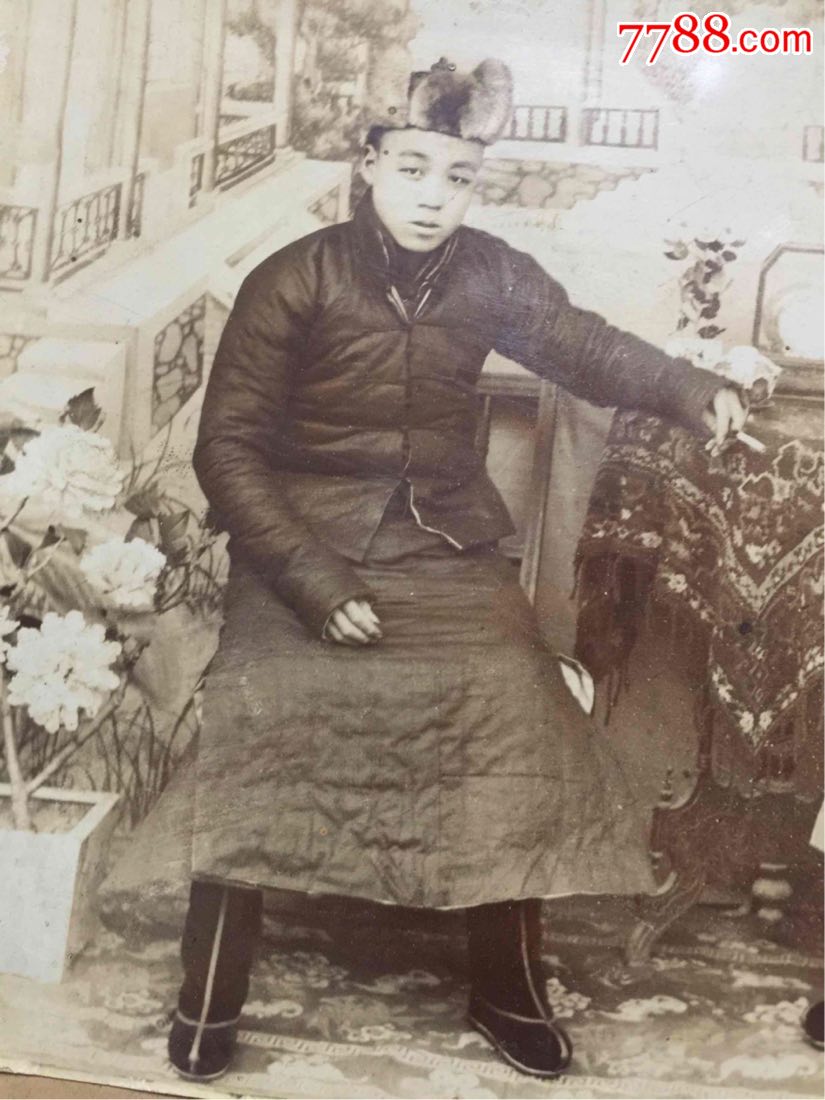 清代蛋白照,两位富公子长袍马褂,留辫子,吸烟照!,老照片_第5张