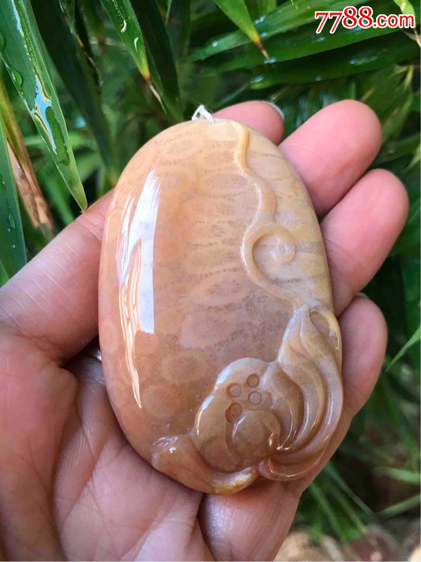 极品珊瑚玉吊坠