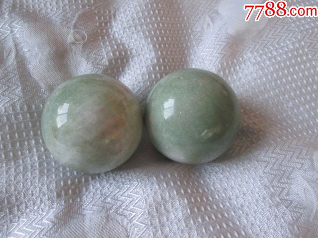一对玉球.