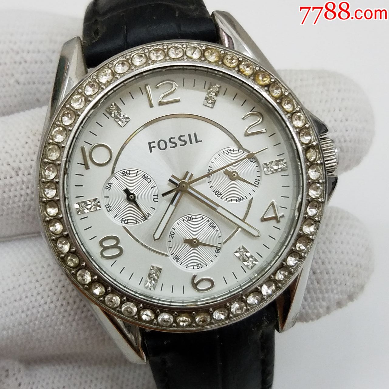 fossil电子男表【经典3眼放射拉丝纹表盘】【闪钻刻度,高闪指针】【走