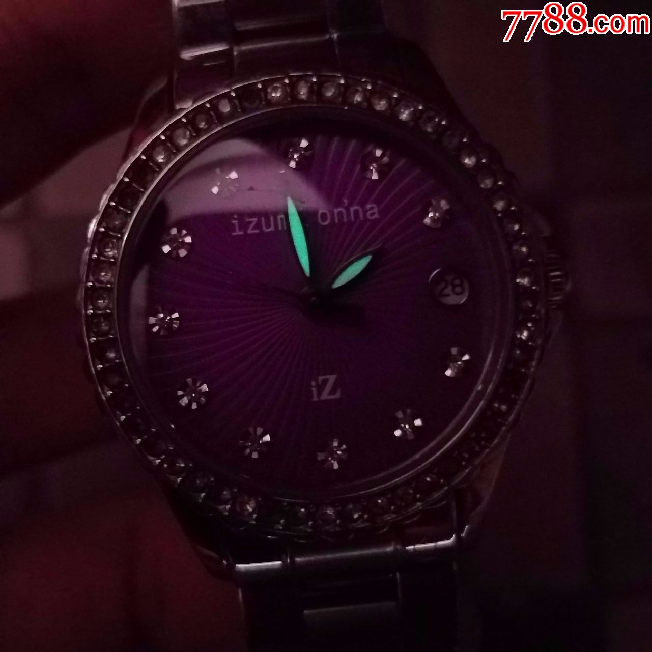 izumi-onna电子女表【漂亮闪钻外圈,刻度】【高贵紫罗兰表盘】【夜光