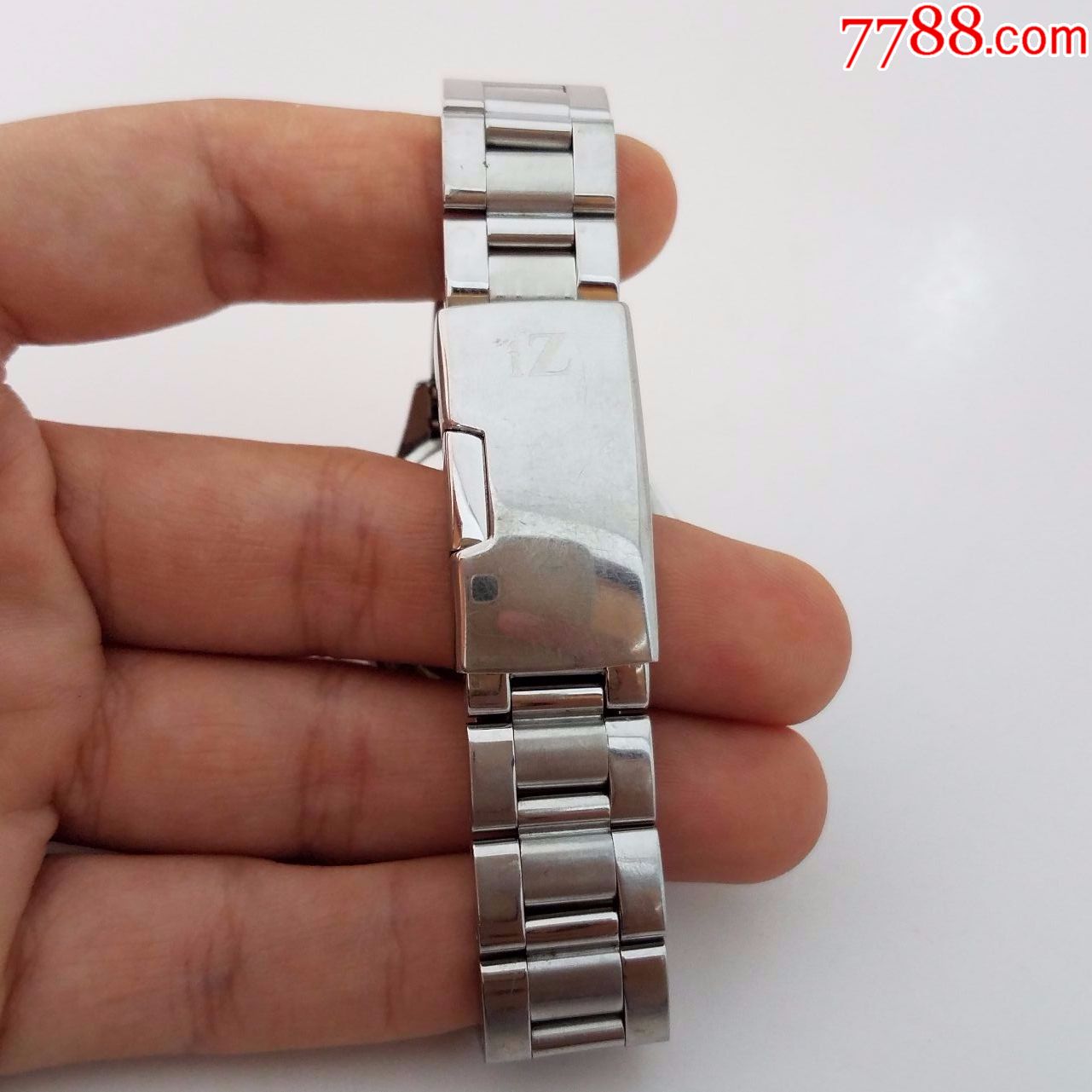 izumi-onna电子女表【漂亮闪钻外圈,刻度】【高贵紫罗兰表盘】【夜光