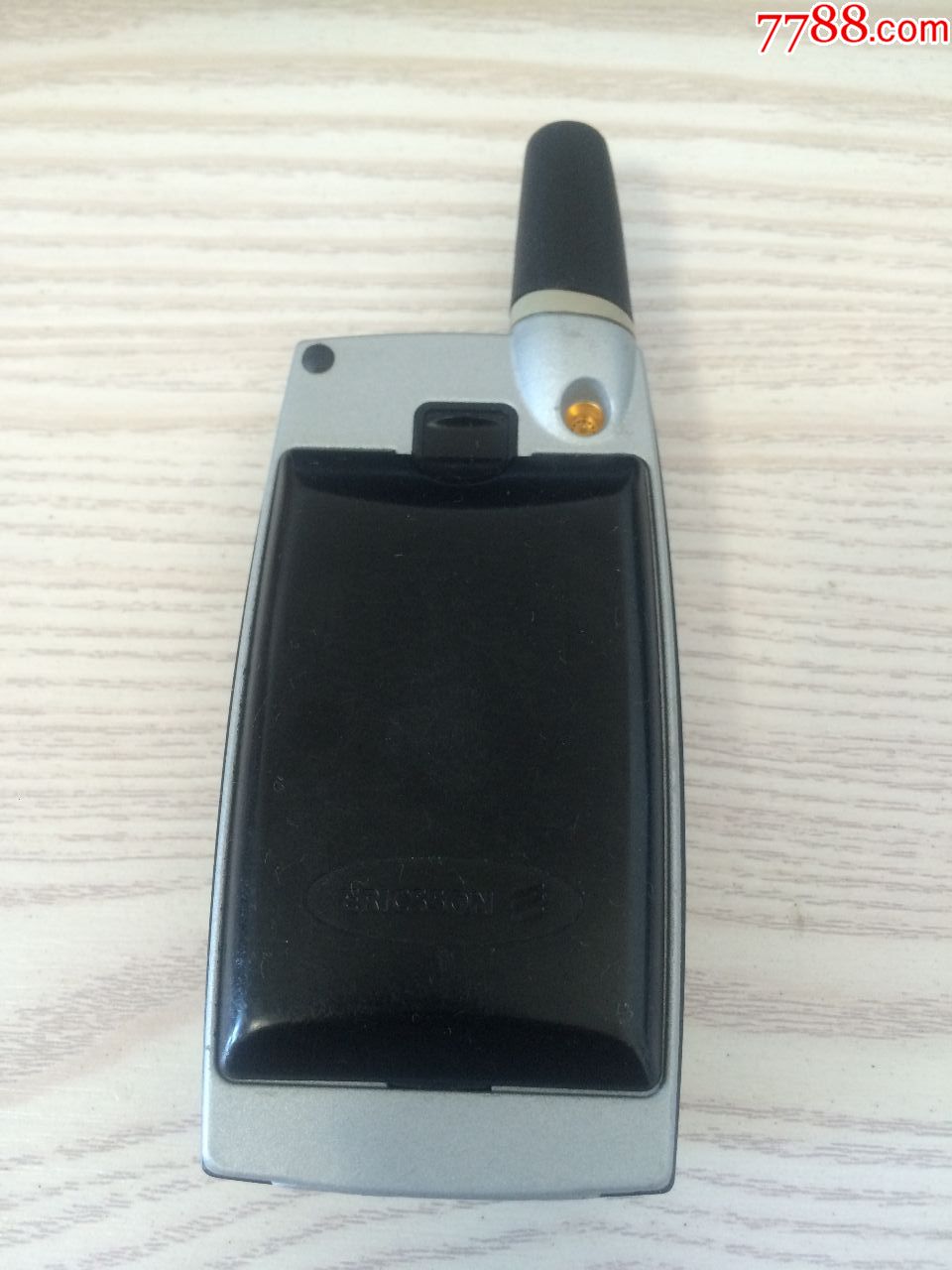 一个经典收藏爱立信ericsson,t28翻盖手机.