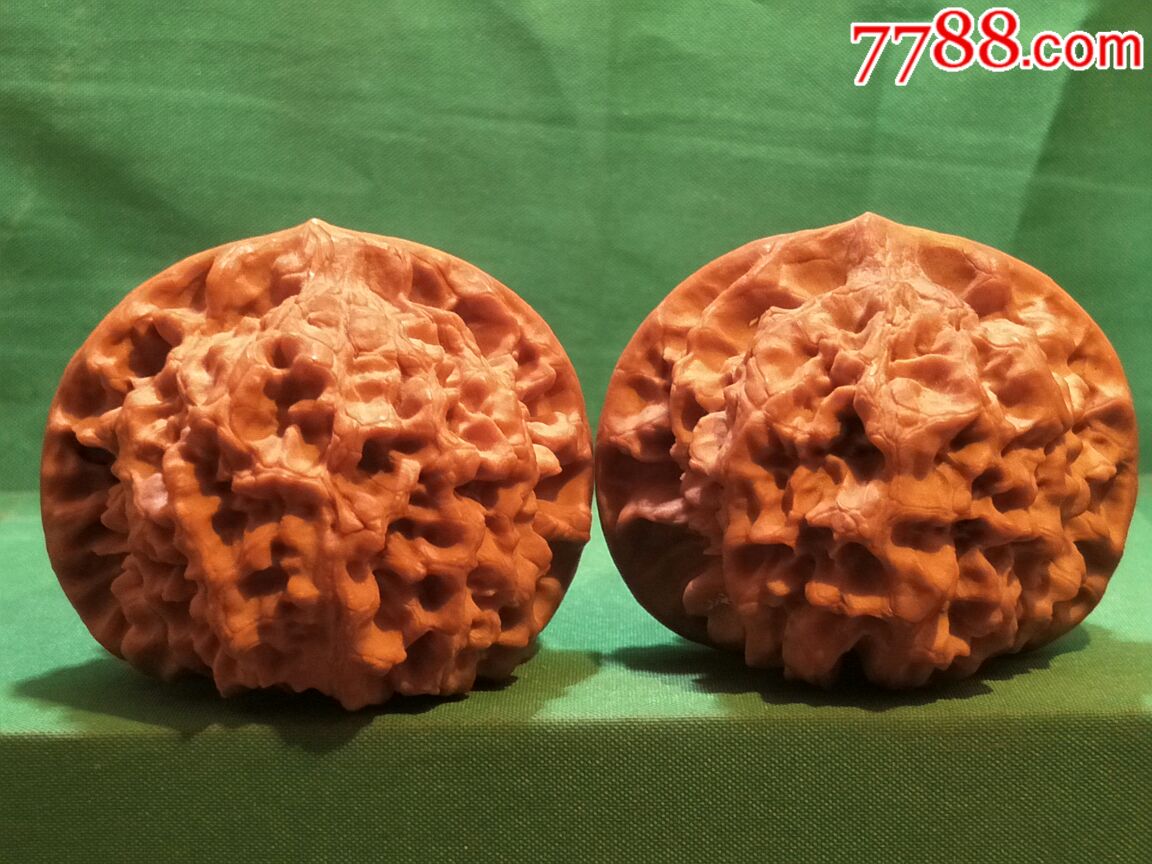 老树红皮矮桩圆球火焰纹大官帽_文玩核桃_第2张