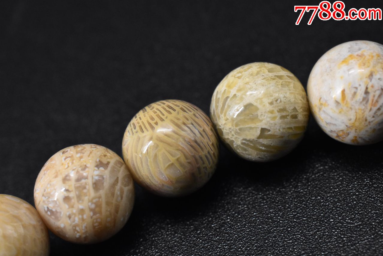 菊花石手串一条,周长19厘米,单颗直径8毫米,重量17.36克