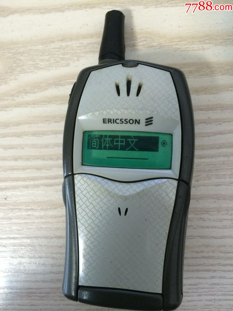 一台经典一个经典收藏爱立信ericsson,t20翻盖手机.