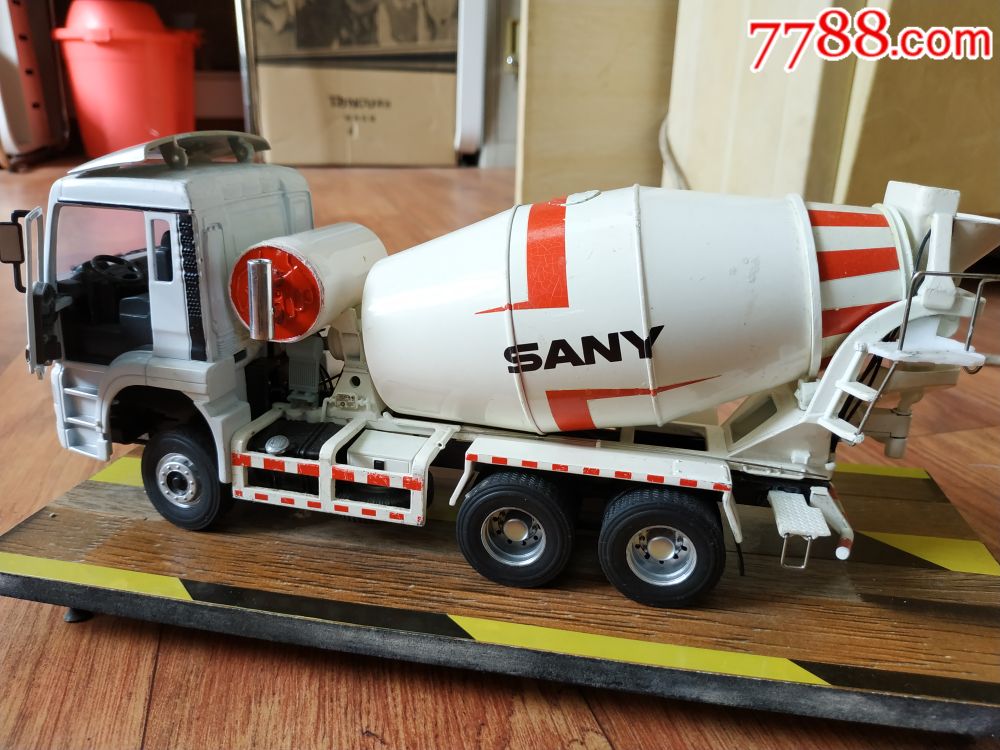 1:24三一重工水泥搅拌车模型