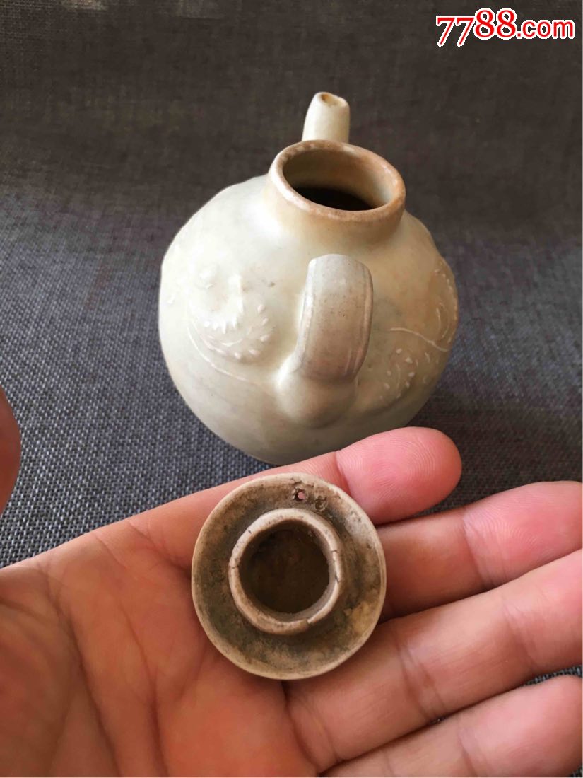 宋代影青窑青白釉印花执壶