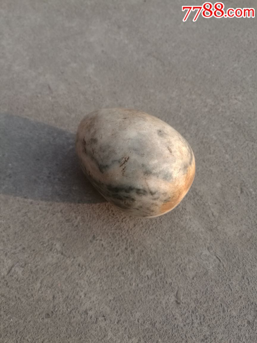 石头鸡蛋摆件