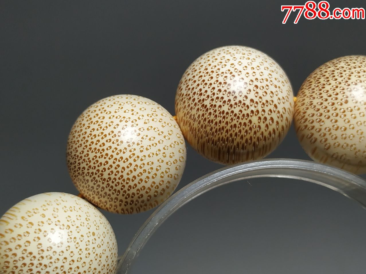 放了几年的满钉鱼子纹金丝竹木手串