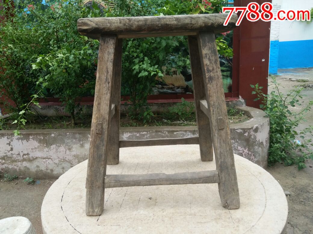 明代独面大凳子一个