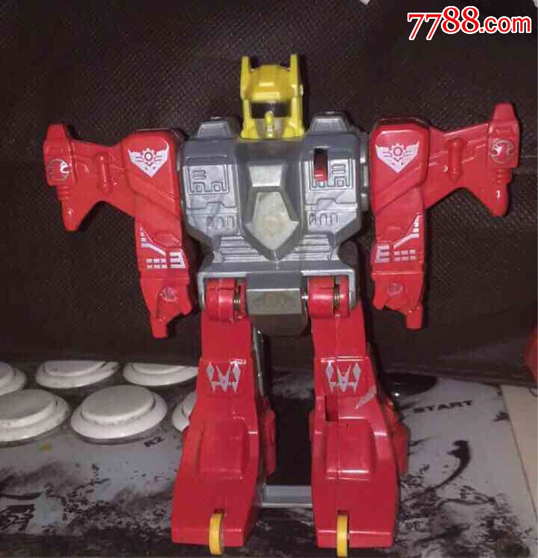 变形金刚红色弹跳战士双旋怀旧玩具