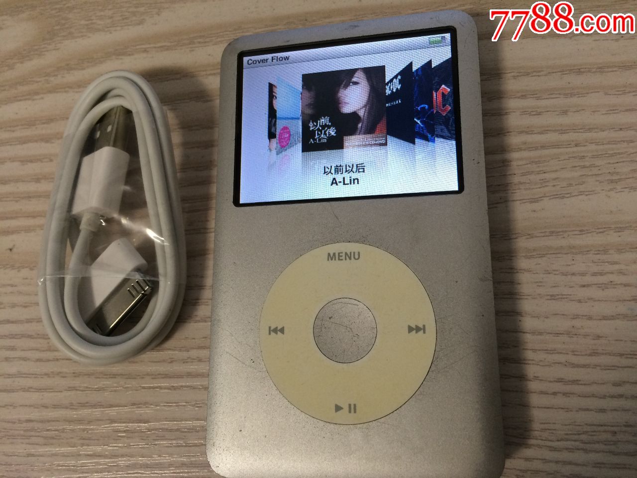 一台经典金属外壳苹果ipodclassicipc,80g(mp3)