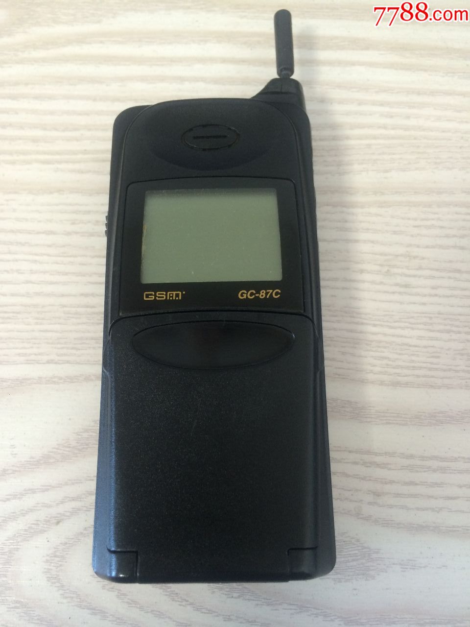 一台经典收藏蓝色摩托罗拉motorola,gc-87c老式手机