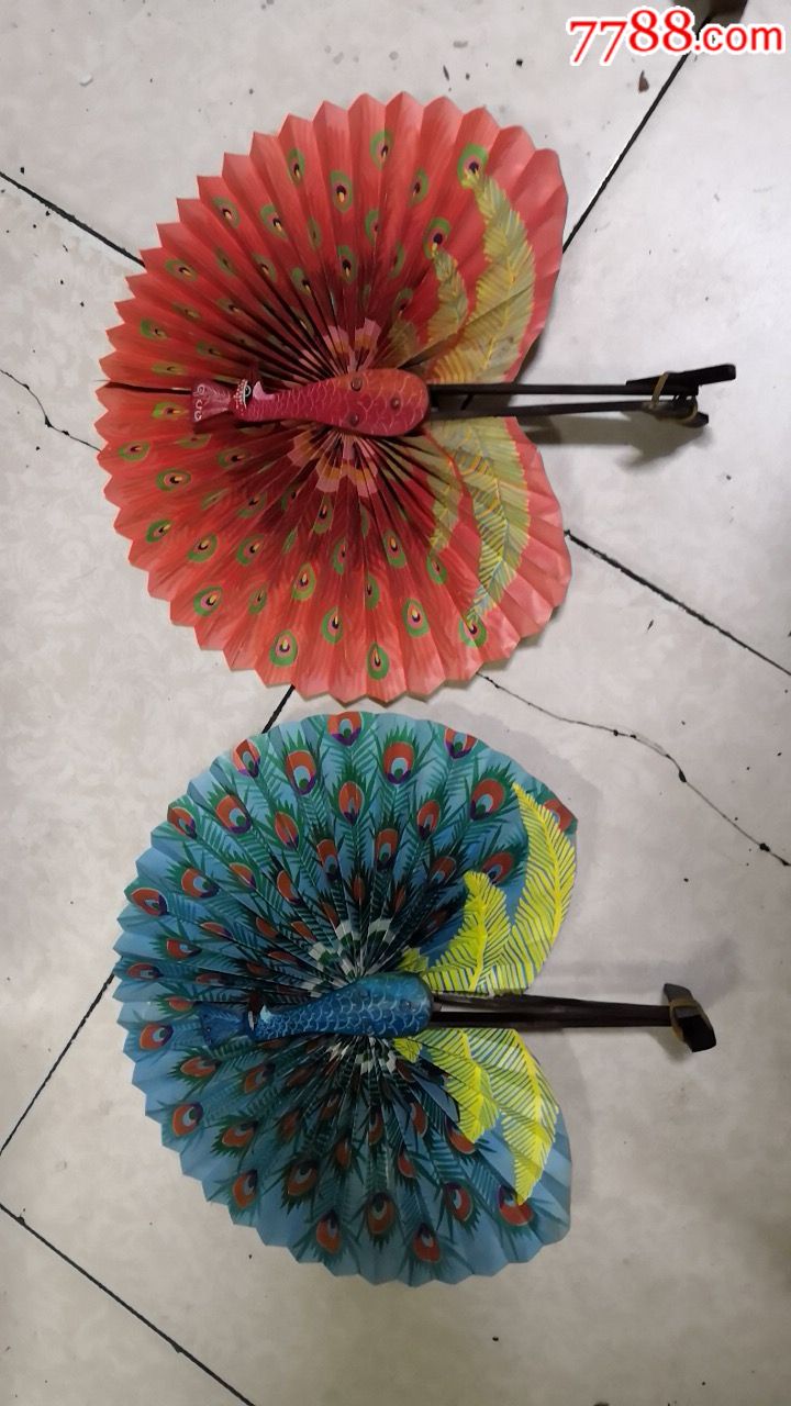 孔雀工艺折扇一对