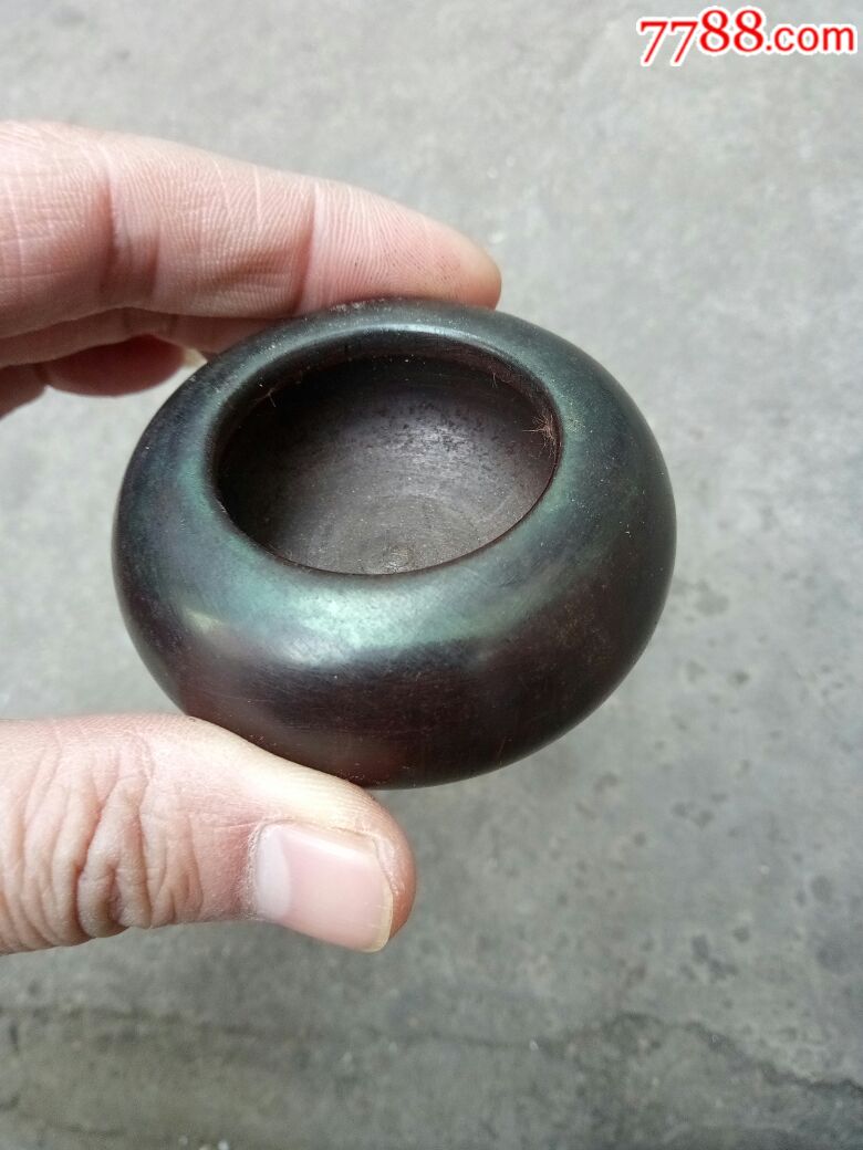 牛角水盂