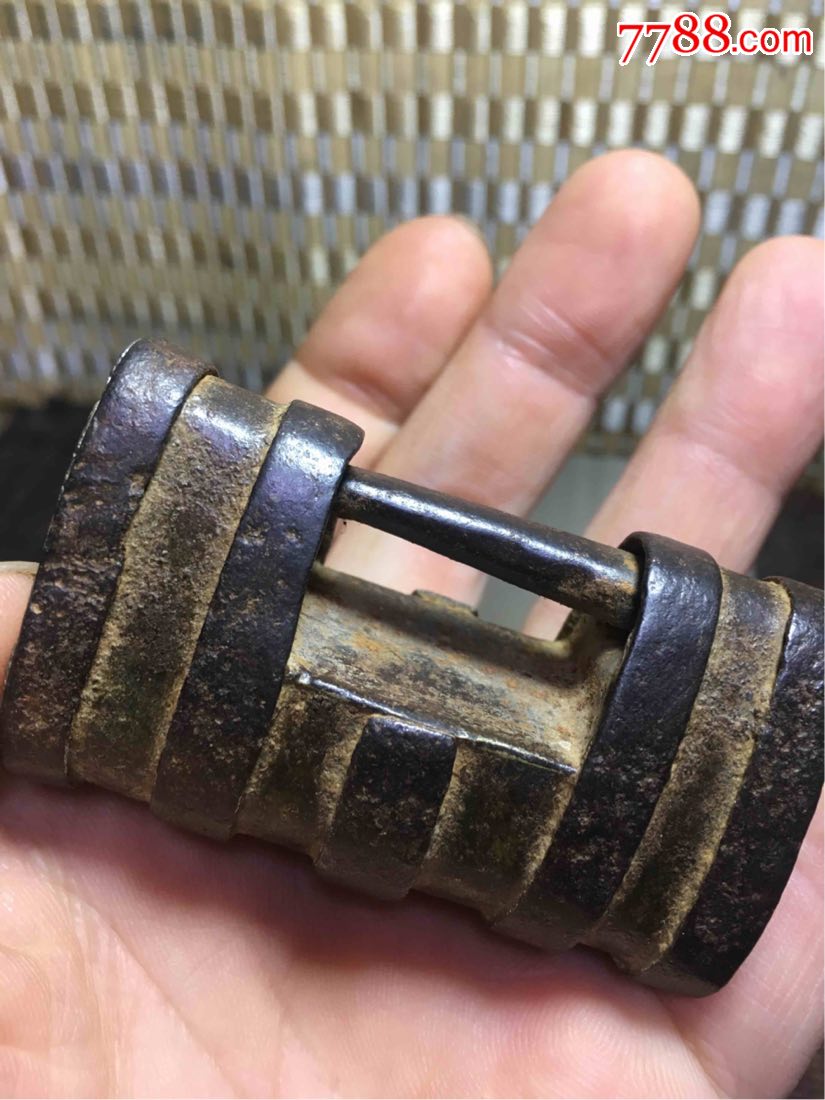 少见手工老锁
